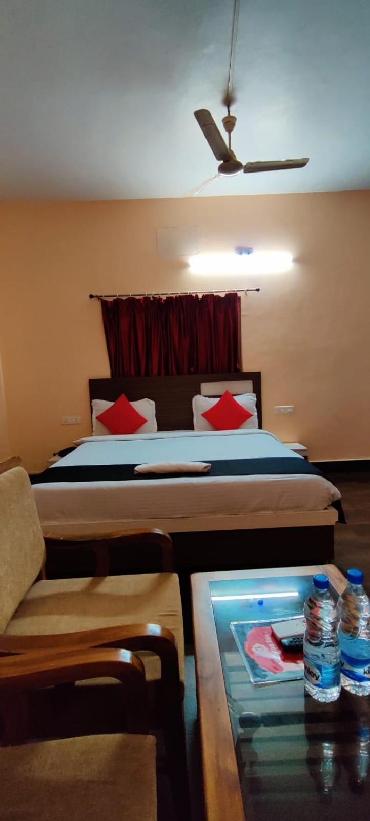 Chetan Inn Hotel Bhubaneswar Eksteriør billede